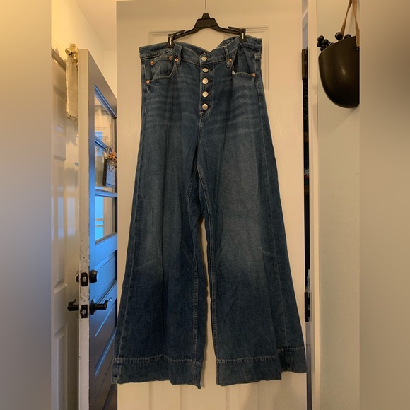 GAP Women’s Elsa High Rise Wide Leg Button Fly Denim Size 33 16 Jeans Med Wash - Picture 1 of 11